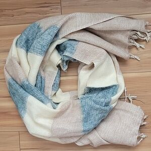 NWOT Hand-made Yak Wool Shawl/Muffler